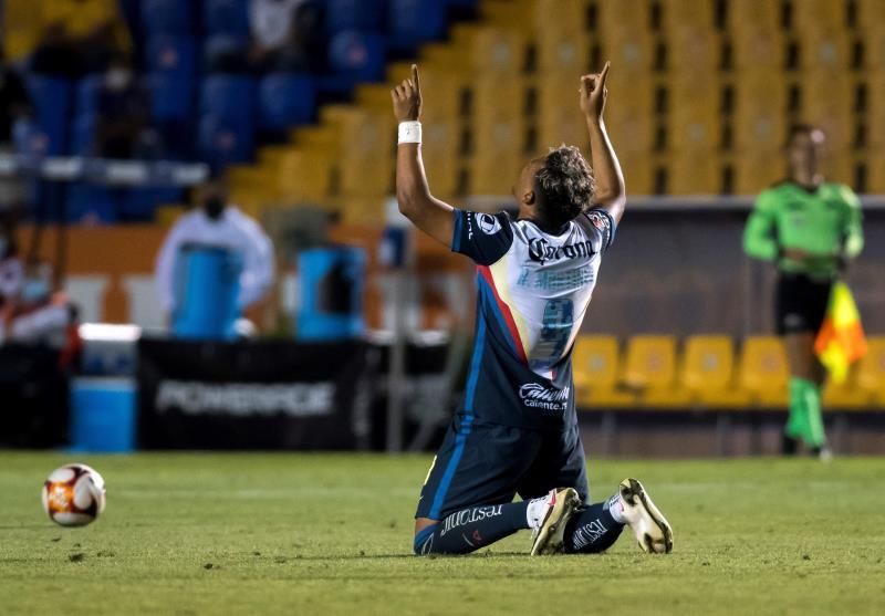 1-1. Dos goles de penalti dejan un empate y la definición en el Azteca