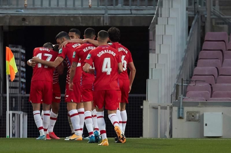 1-2. El Granada pone la Liga patas arriba e impide el liderato del Barcelona