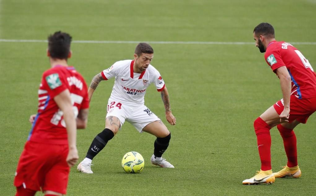 El Papu, en su mejor momento en el Sevilla, se moja en el debate sobre su posición ideal: "Todos lo sabemos"