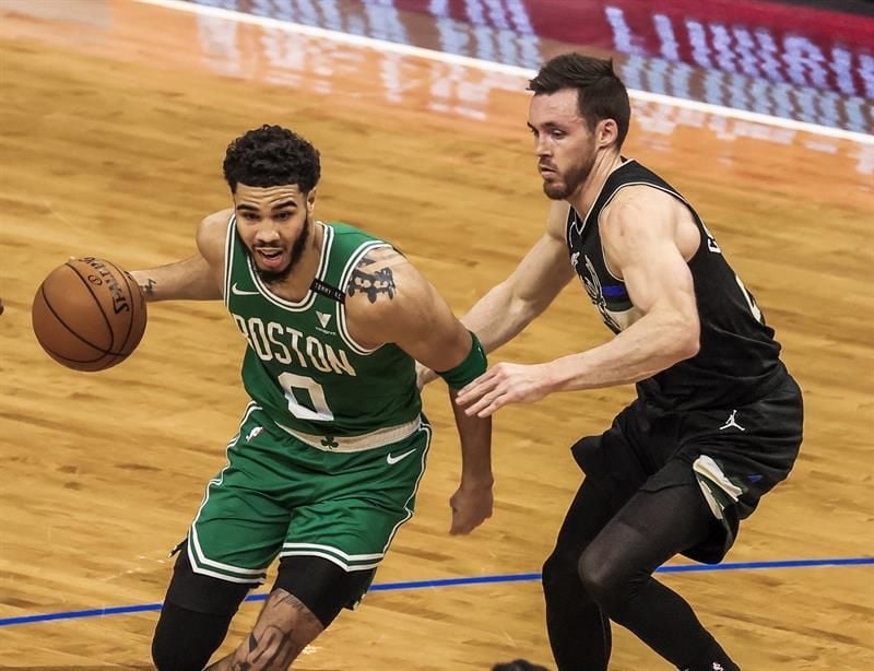 143-140. Con 60 puntos, Tatum ayuda a los Celtics a remontar 32 ante los Spurs