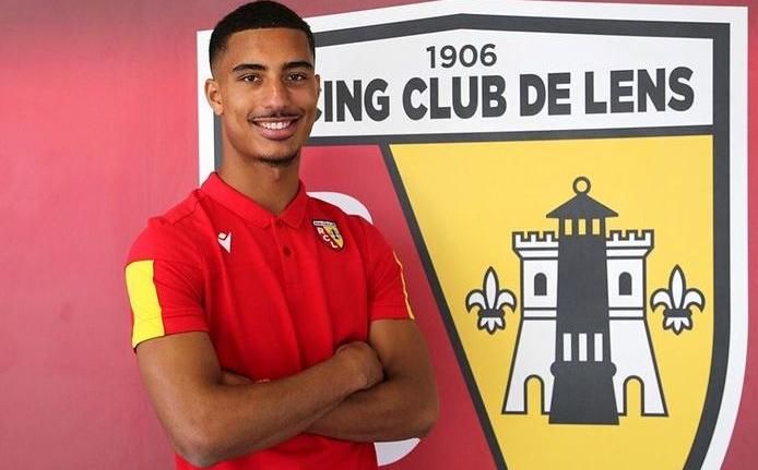 Monchi visualiza al posible sustituto de Koundé: Loïc Badé