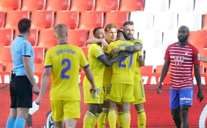 0-1. Sobrino salva al Cádiz y condena al Granada a un todo o nada por Europa contra el Betis