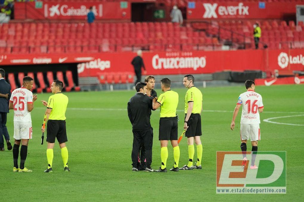 Esta vez, Lopetegui no se mordió la lengua: "Las decisiones arbitrales no dejan al Sevilla luchar por lo que se ha ganado"