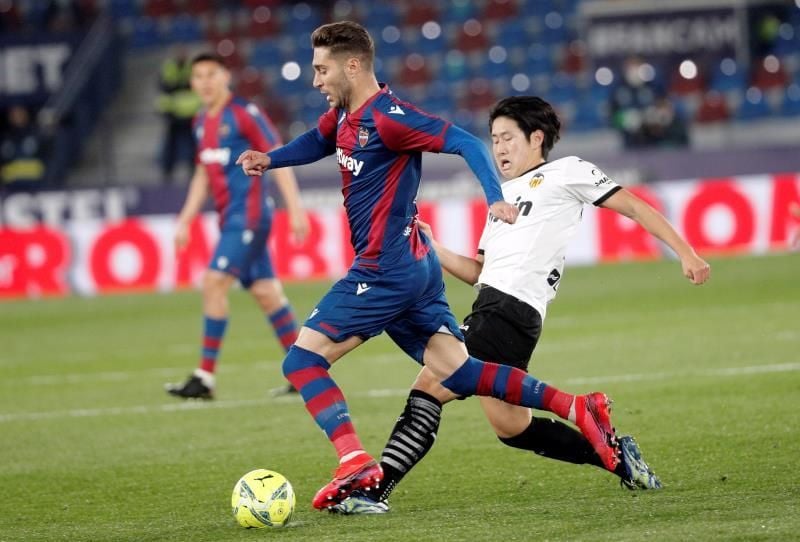 Kang In salvó al Valencia en el último minuto anterior visita del Valladolid