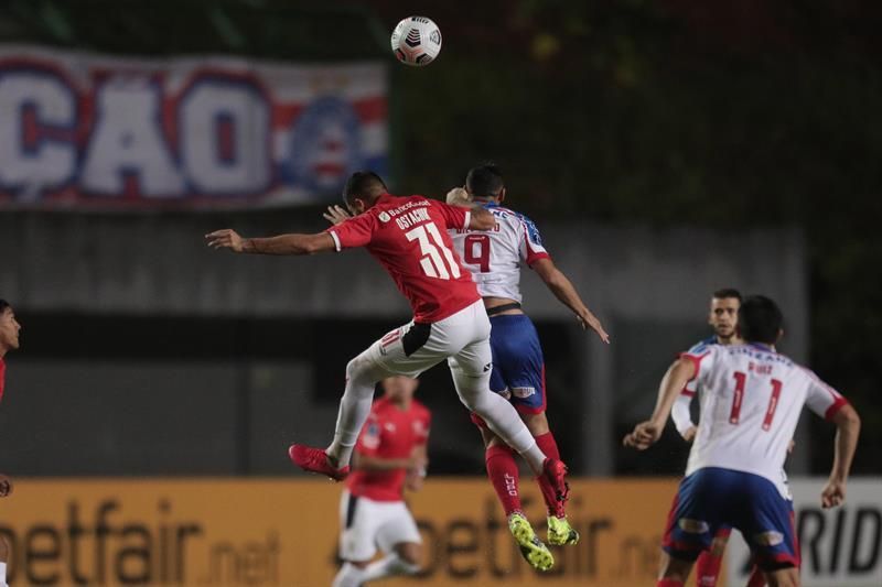 2-2. En una noche de penaltis, Bahía e Independiente igualan en la Sudamericana