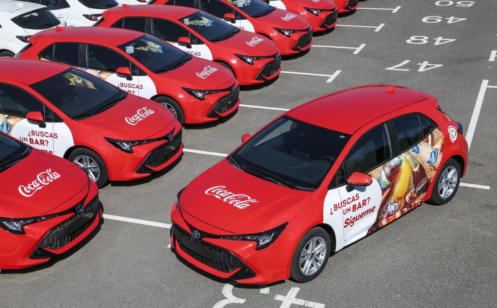 Coca-Cola incorpora vehículos híbridos en su flota comercial para reducir su impacto ambiental