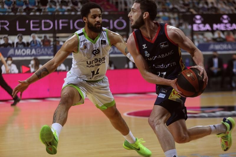 El Fuenlabrada, salvado 25 jugadores y tres entrenadores después
