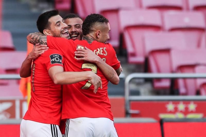 El Benfica asesta su primera derrota al Sporting y el Oporto asegura la 2ª plaza