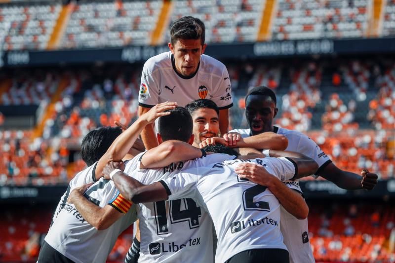 Valencia 4-1 Eibar: Disfruta con su afición y manda a Segunda al Eibar