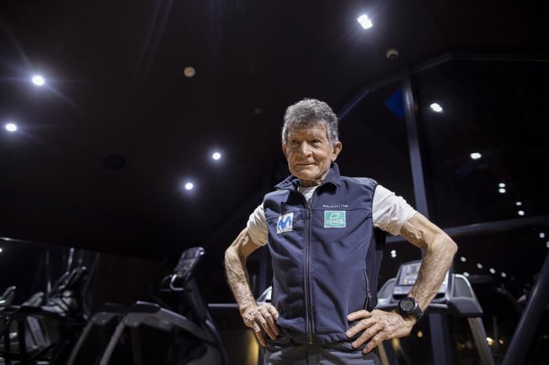 El español Carlos Soria abandona el reto de los 14 ochomiles por la covid