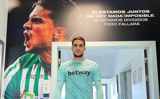 Bartra responde a los críticos, se moja sobre su futuro en el Betis y avala la llegada de Emerson al Barcelona