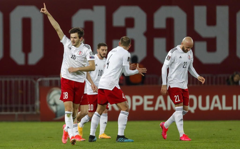 "El Sevilla se ha interesado en el fichaje de Kvaratskhelia"