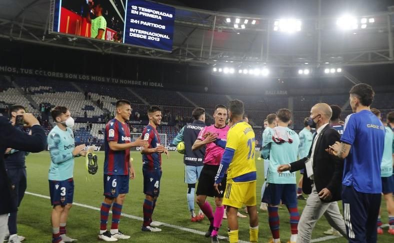 Levante UD 2-2 Cádiz CF: Tablas para despedir una Liga para el recuerdo