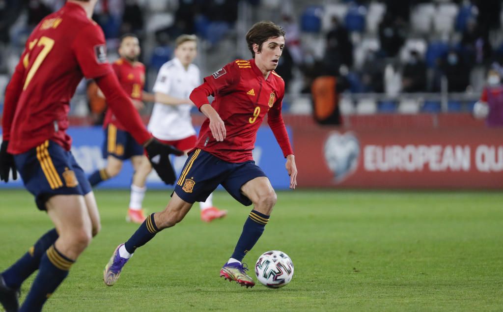 De la Fuente: "Es una alegría que Bryan Gil esté de nuevo con nosotros"