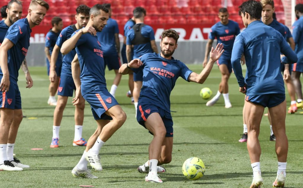 Koundé, novedad en el último entrenamiento de la temporada