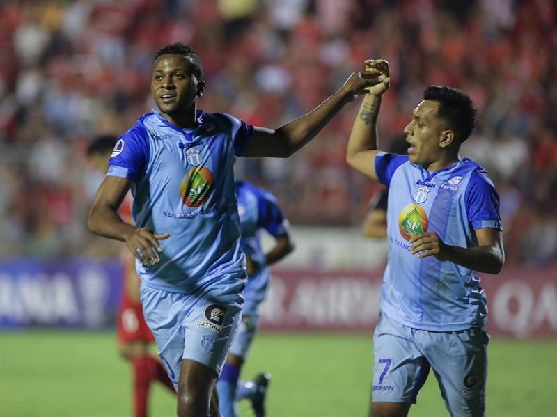 Macará y Técnico empatan en el "clásico ambateño" en Ecuador