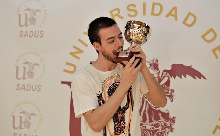 Fernando Espuny, campeón del Torneo de Tenis de Mesa 2020/2021