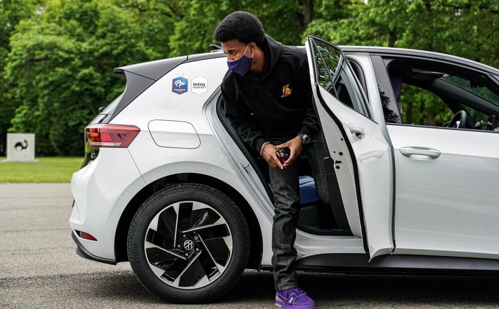 Koundé ya está con Francia