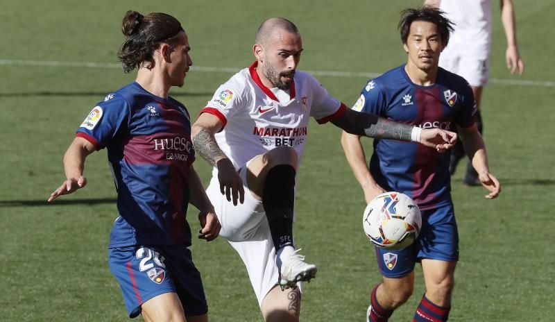 El Sevilla comunica a Aleix Vidal que no renovará su contrato