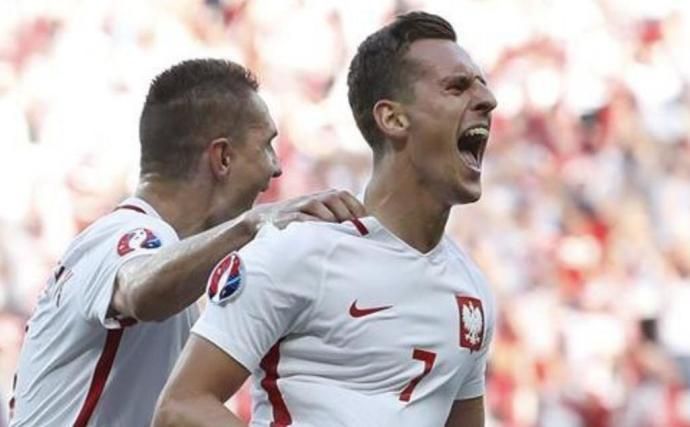 Milik, una vez más, se pone 'imposible' para el Sevilla