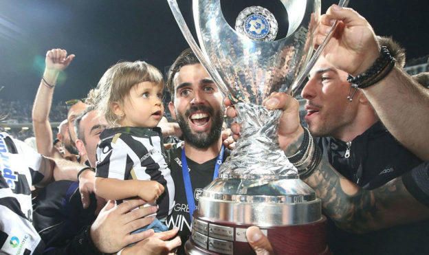 Crespo, de heredero de Sergio Ramos en el Sevilla a leyenda del PAOK