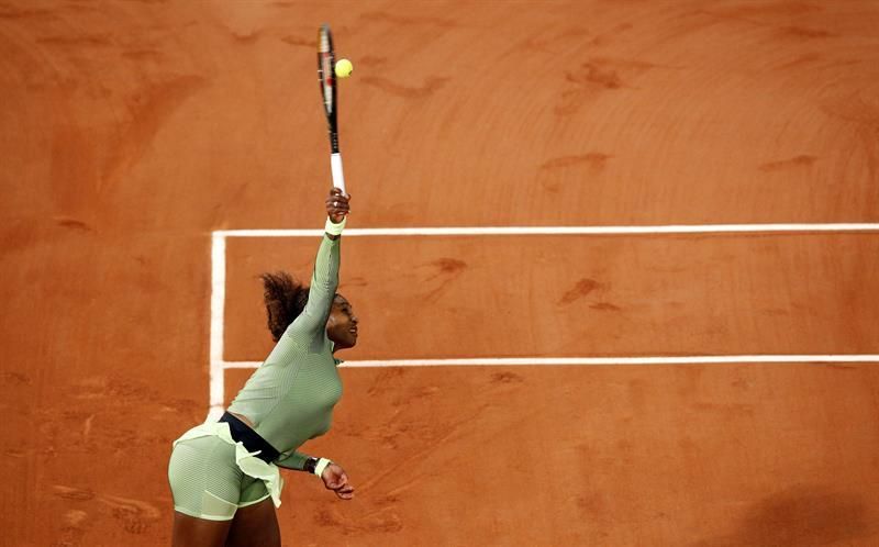 Serena Williams sufre más de lo previsto para acceder a la segunda ronda