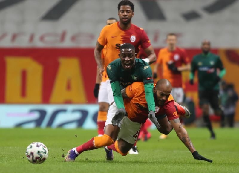 Los clubes turcos irán limitando el número de extranjeros, hasta un tope de 10 en 2023