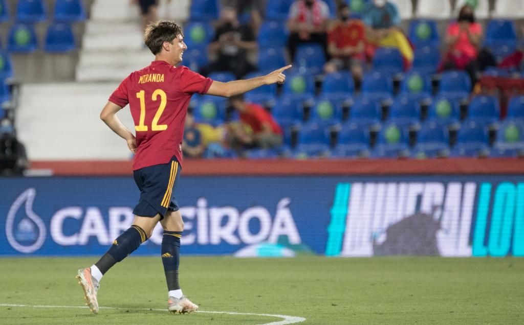 4-0: La sub 21, mejor que los mayores, golea en el debut de Miranda (con golazo) y Pozo