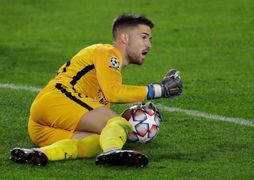 El portero Alfonso Pastor prorroga su contrato hasta 2026