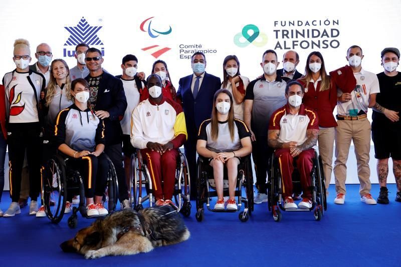 Una Menina de Velázquez y sushi, en la equipación oficial paralímpica española