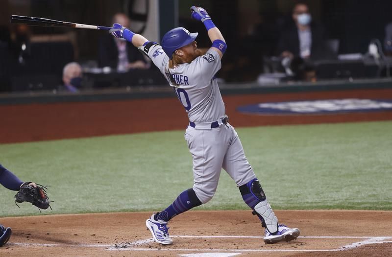 2-1. Turner castiga con dos jonrones a los Piratas