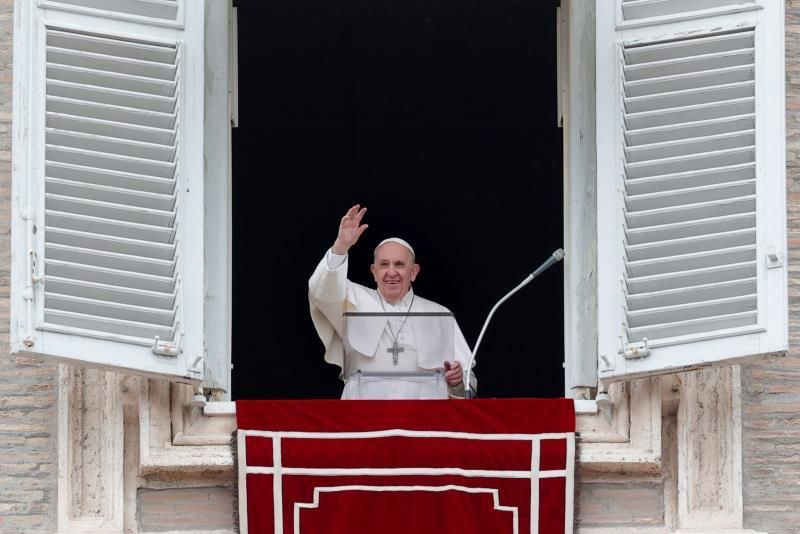 El papa Francisco recibe a Ceferin y a directivos de la UEFA en el Vaticano