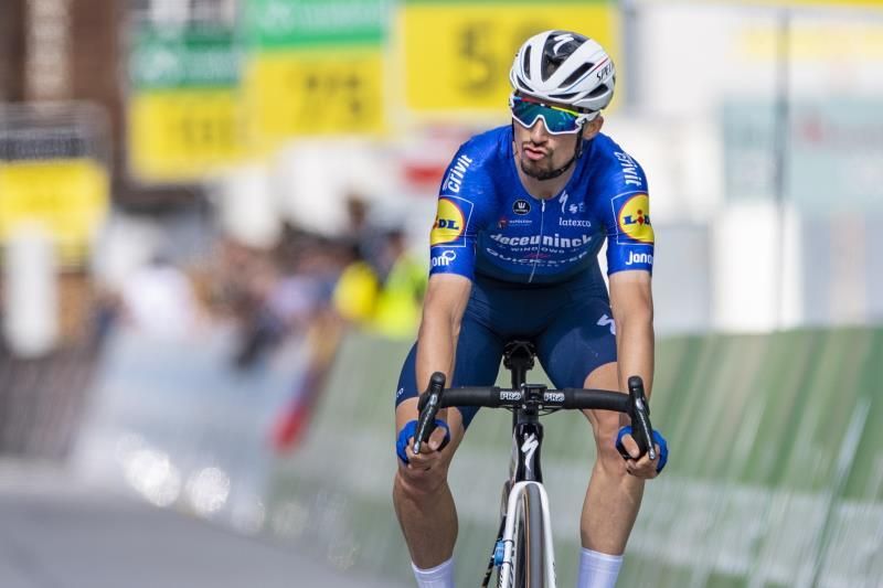Alaphilippe se retira de la Vuelta a Suiza para ir al nacimiento de su hijo