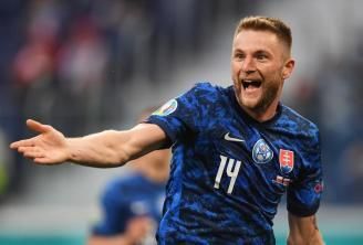 1-2. Eslovaquia frena a Lewandowski y sorprende a una triste Polonia