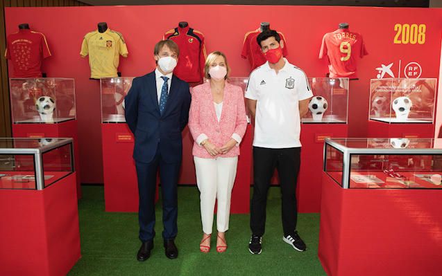 CaixaBank lleva a Torre Sevilla el espíritu de la Eurocopa