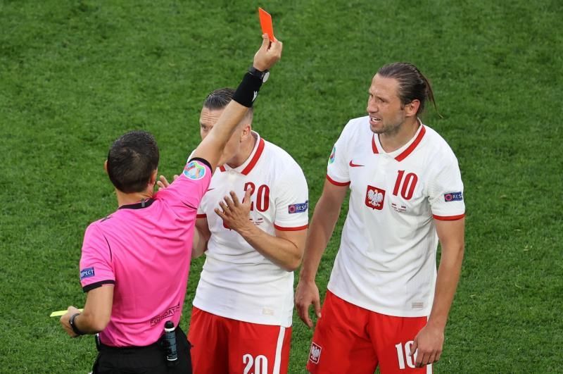 El ex del Sevilla FC Krychowiak es el primer expulsado de la Eurocopa y no jugará ante España