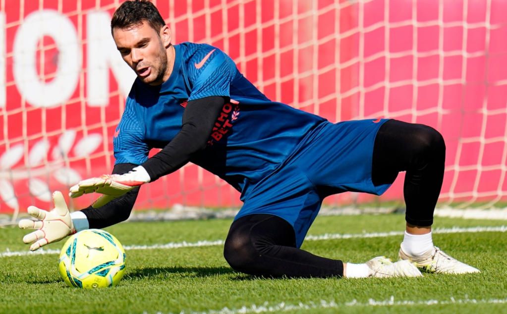 Juan Soriano rescinde su contrato con el Sevilla