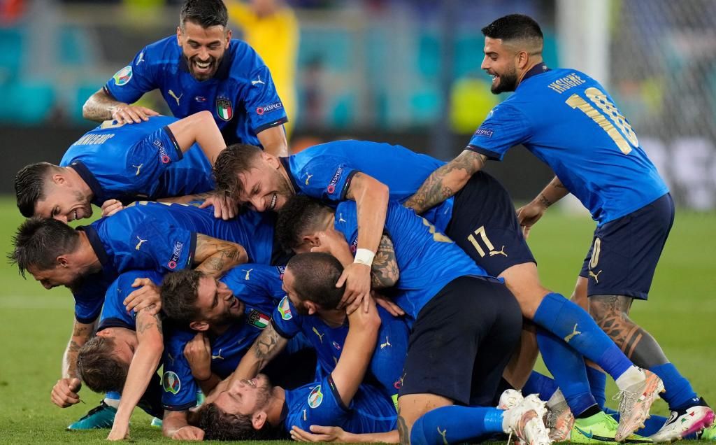 3-0: Italia, un misil hacia octavos