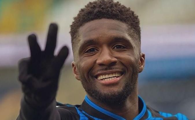 Mientras que la renovación de Navas se dilata, Monchi habla con el mejor lateral derecho del fútbol belga