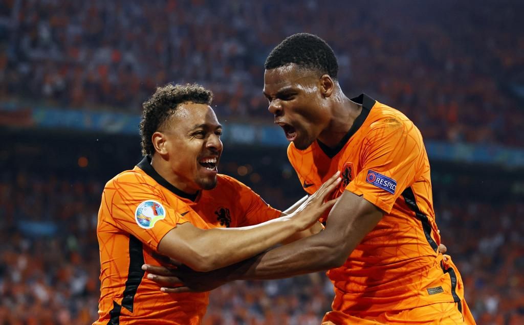 2-0: Cómodo pase a octavos de Países Bajos, con minutos para Luuk de Jong