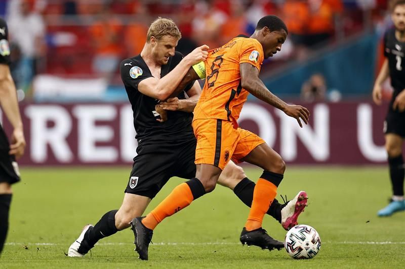 2-0. Países Bajos domina a Austria y pasa a octavos