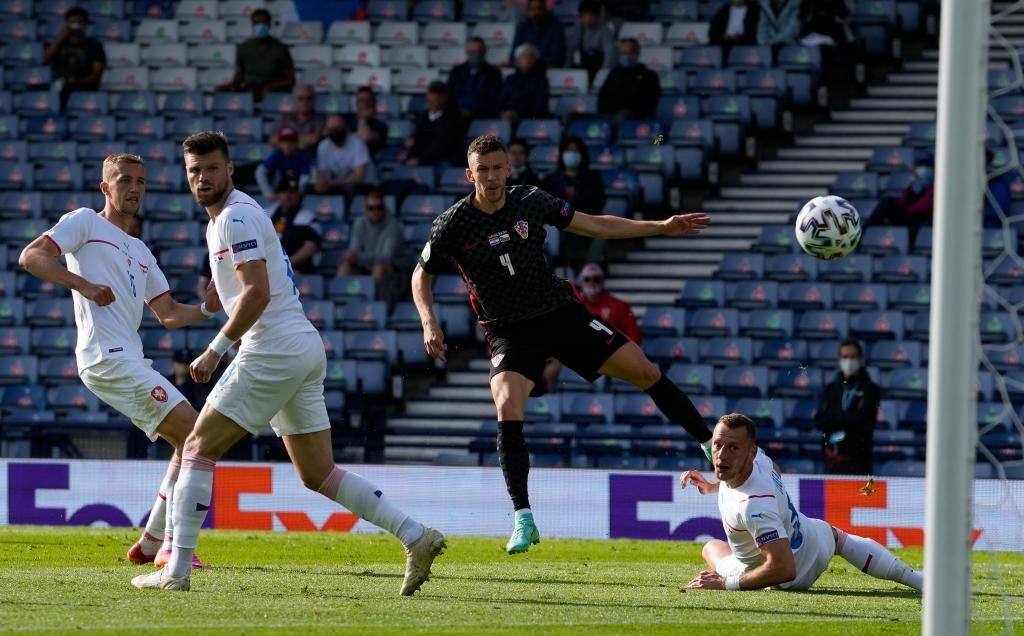 1-1: Croacia sobrevive en el alambre