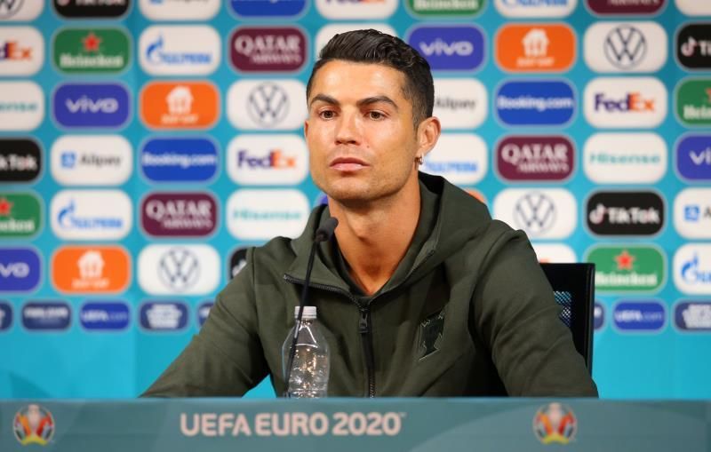Los gestos de Ronaldo y Pogba, un reto para UEFA más que para las marcas