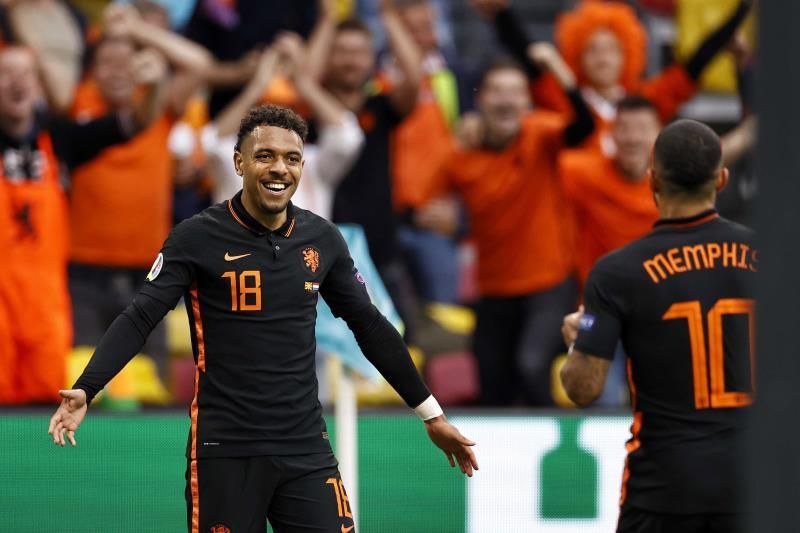 3-0. Países Bajos presenta sus credenciales al título