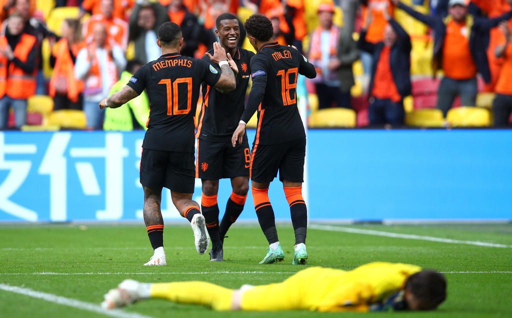 0-3: Países Bajos presenta sus credenciales al título sin Luuk de Jong