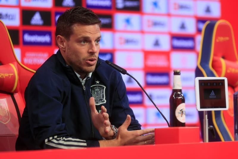 Grito de auxilio de Azpilicueta a la afición de La Cartuja (Sevilla): "Tenemos que sacarlo juntos"