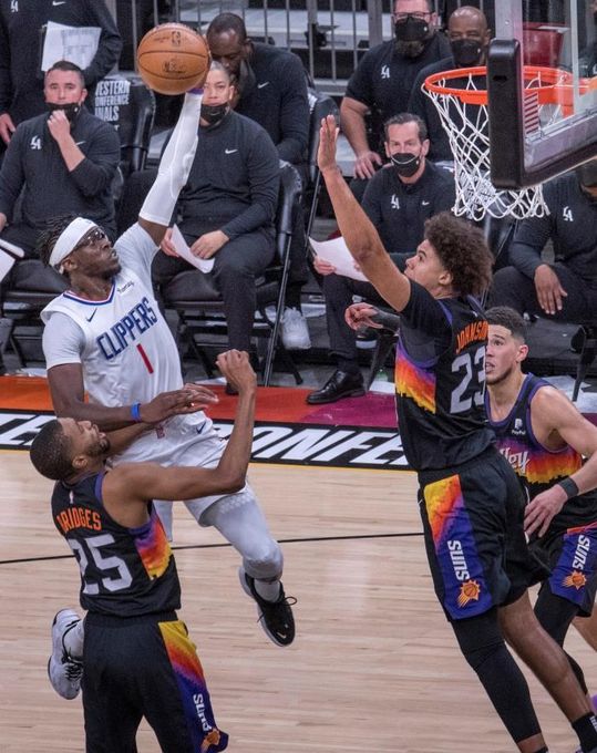 104-103: Un milagroso mate de Ayton sobre la bocina hunde a los Clippers ante los Suns