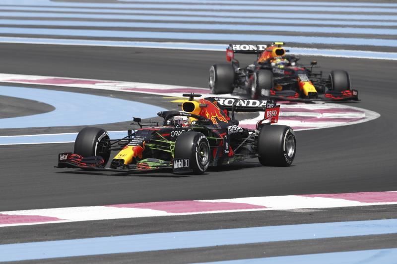 Verstappen y 'Checo', a reforzar los lideratos de Red Bull en su circuito