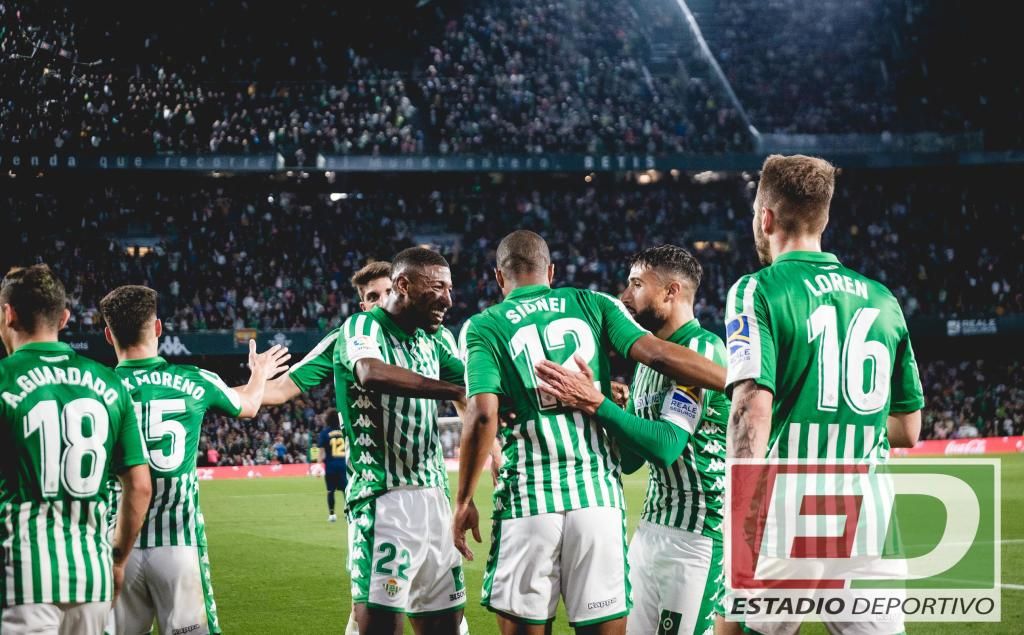 El Inter brasileño admite el interés en el bético Sidnei: "Le conocemos y le tenemos muy bien valorado"