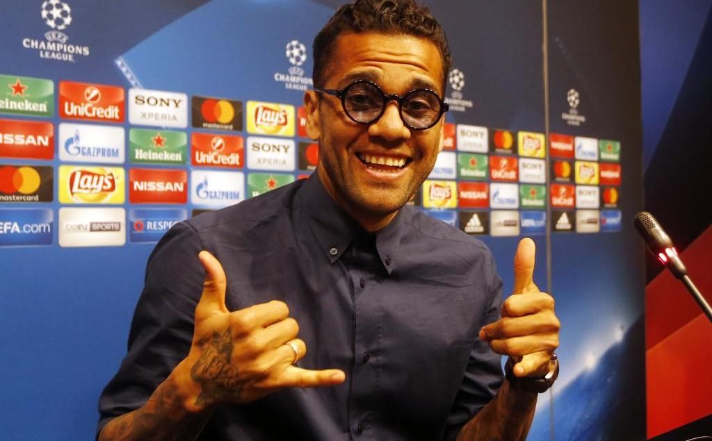 Alves: "Llevo al Sevilla en el corazón"